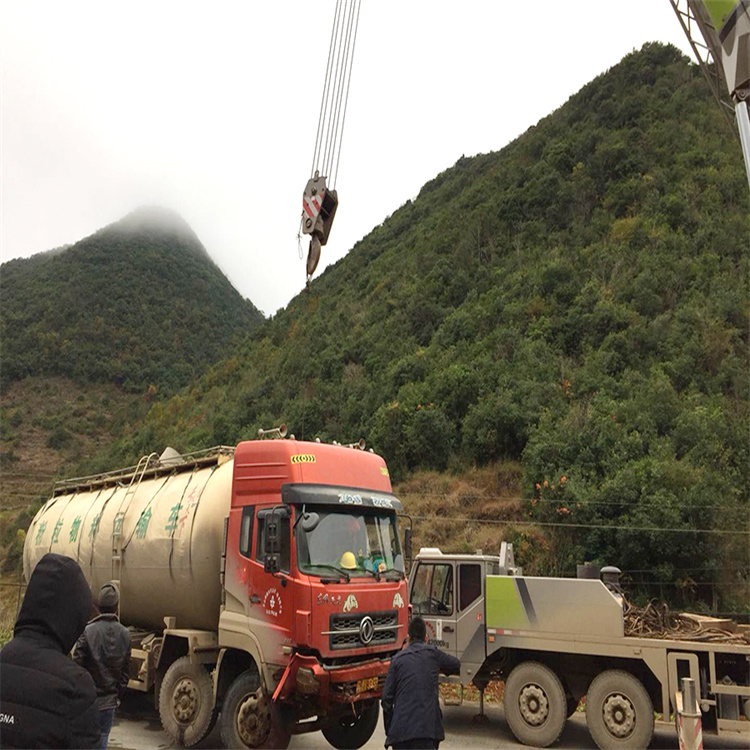 青阳道路救援大型车辆吊装